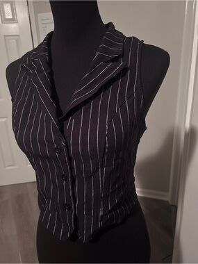 Rue21 Black Pinstripe Button Front Vest Top Y2K Office Siren Preppy Goth Grunge